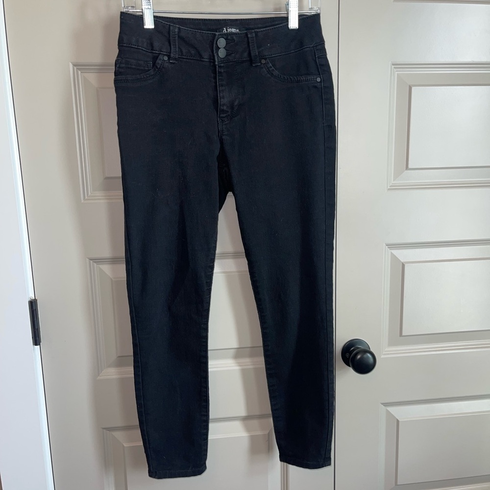 Black skinny jeans